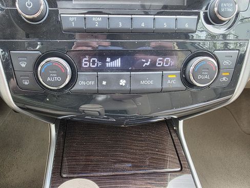Used 2014 Nissan Altima 2.5 SL w/ Moonroof Package FWD image 21