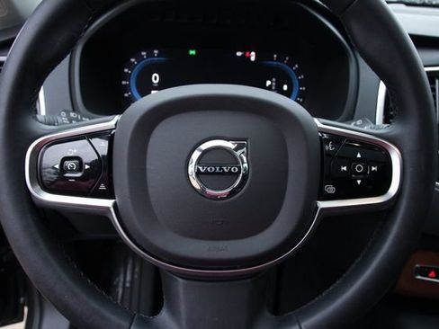 Used 2023 Volvo XC90 B6 Plus image 17