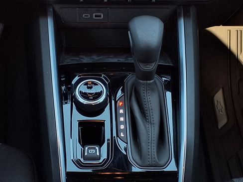 Used 2025 Chevrolet Colorado Trail Boss image 36