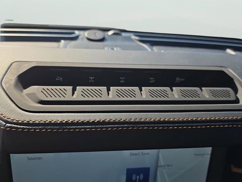 Used 2024 Ford Bronco Badlands image 43