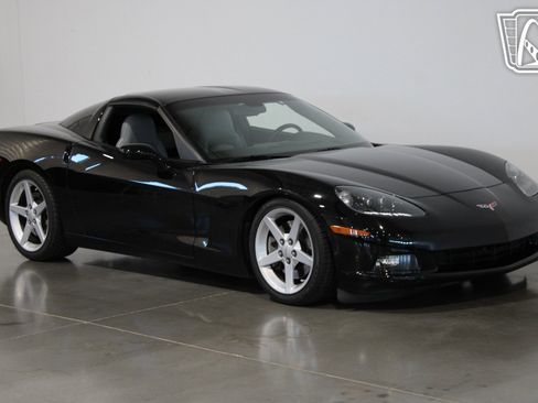 Used 2005 Chevrolet Corvette Coupe w/ Preferred Equipment Group image 14