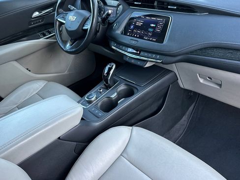 Used 2023 Cadillac XT4 Premium Luxury AWD/4WD image 17