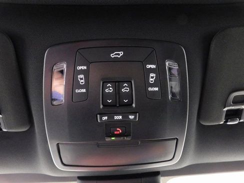 Used 2025 Toyota Sienna XSE image 44