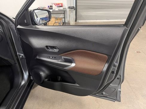 Used 2024 Nissan Kicks SR image 12