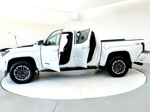 Used 2024 Toyota Tacoma TRD Sport w/ TRD Sport Upgrade Package AWD/4WD image 10