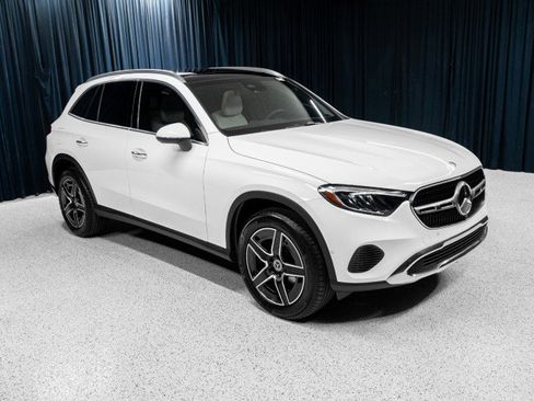 Certified 2026 Mercedes-Benz GLC 300 image 3