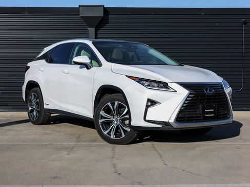 Used 2018 Lexus RX 450h AWD image 9