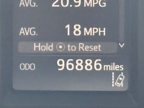Used 2018 Toyota RAV4 LE FWD image 29