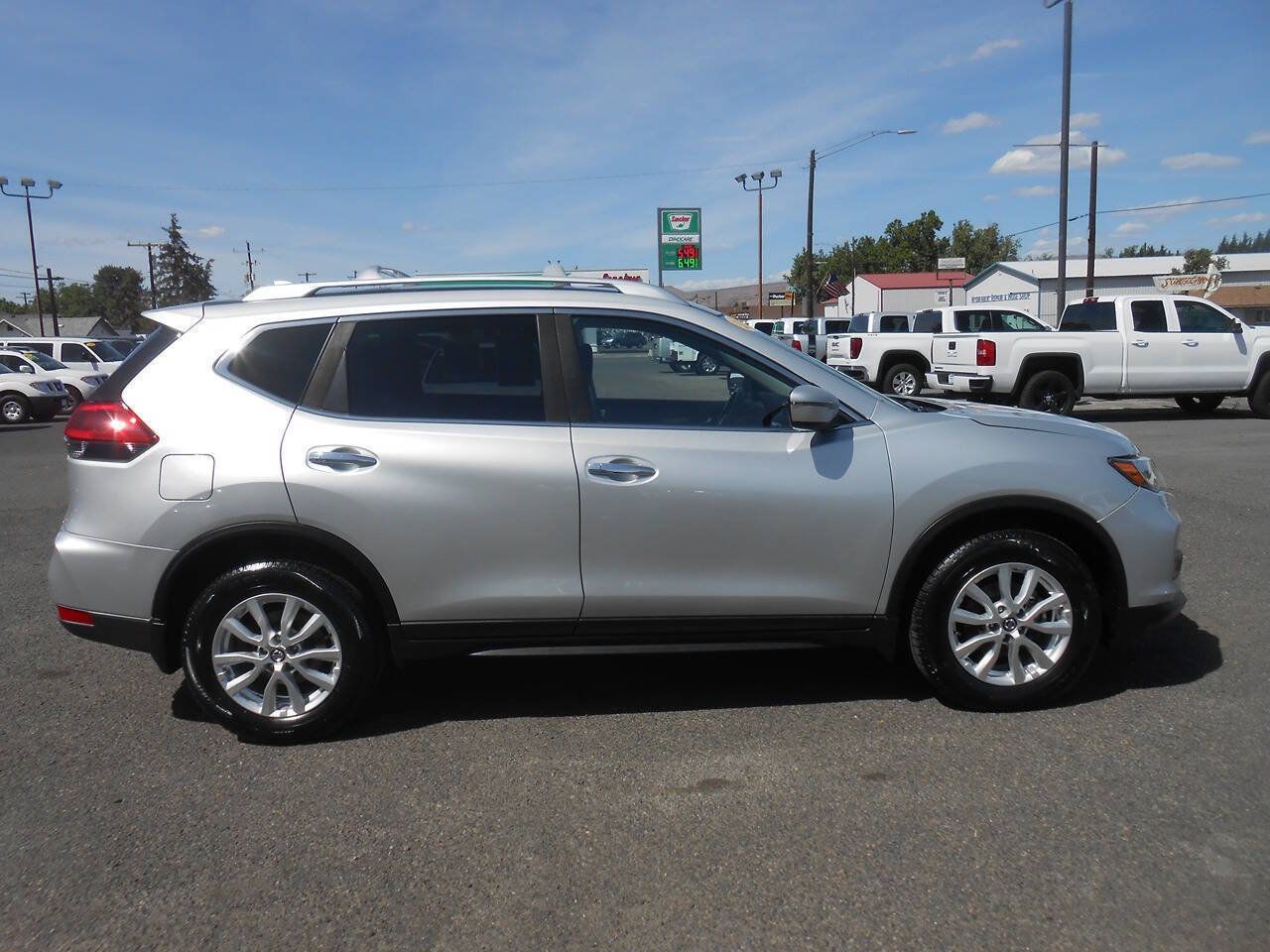 Used 2020 Nissan Rogue S w/ Special Edition Package AWD/4WD image 2