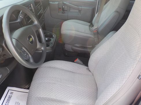 Used 2017 Chevrolet Express 3500 LT w/ LT Preferred Equipment Group RWD image 14