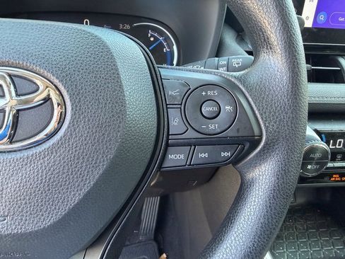 Used 2024 Toyota RAV4 XLE w/ Convenience Package image 5