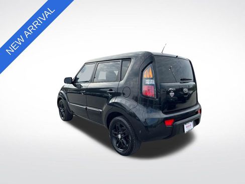 Used 2011 Kia Soul + w/ Audio Pkg image 5