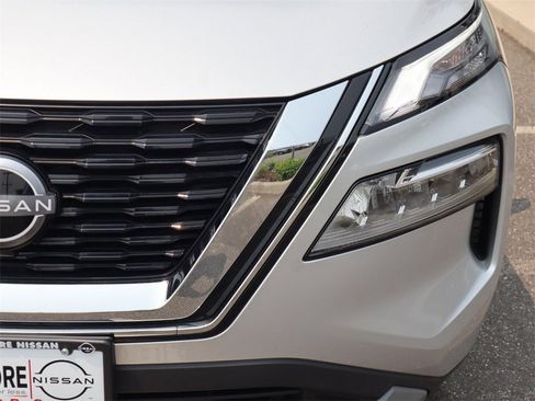 Certified 2022 Nissan Rogue SV image 13