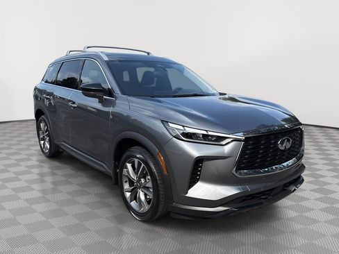 Used 2025 INFINITI QX60 Luxe w/ Vision Package image 4