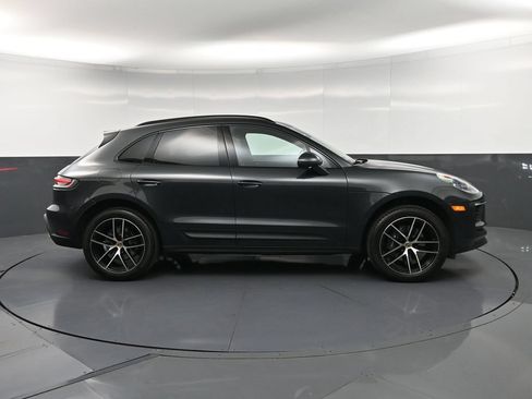 Certified 2026 Porsche Macan AWD/4WD image 9