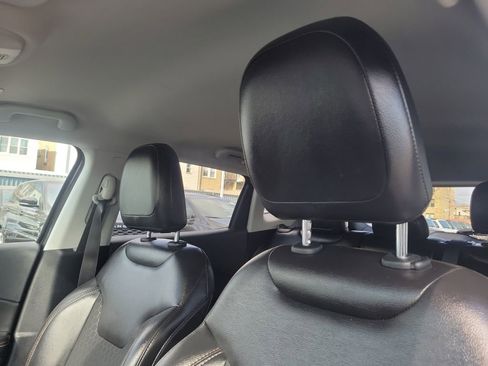 Used 2018 Jeep Compass Latitude w/ Popular Equipment Group image 17