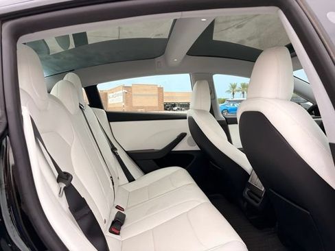 Used 2025 Tesla Model 3 Long Range AWD/4WD image 13