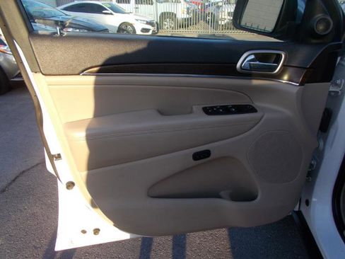 Used 2015 Jeep Grand Cherokee Limited w/ Trailer Tow Group IV image 20