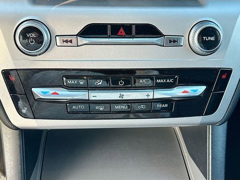 Used 2022 Ford Explorer XLT w/ Equipment Group 202A image 33