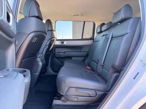 Used 2025 Hyundai Santa Fe SEL FWD image 29