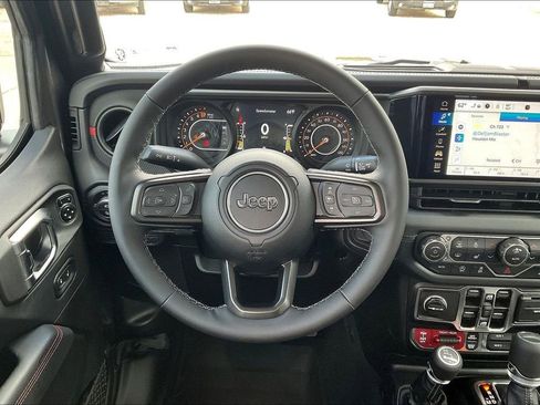 New 2025 Jeep Gladiator Rubicon w/ Convenience Group image 12