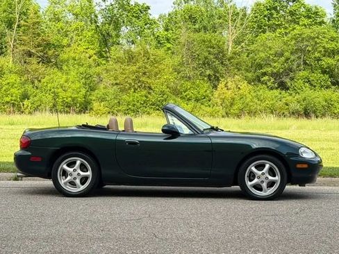 Used 1999 MAZDA MX-5 Miata RWD image 3