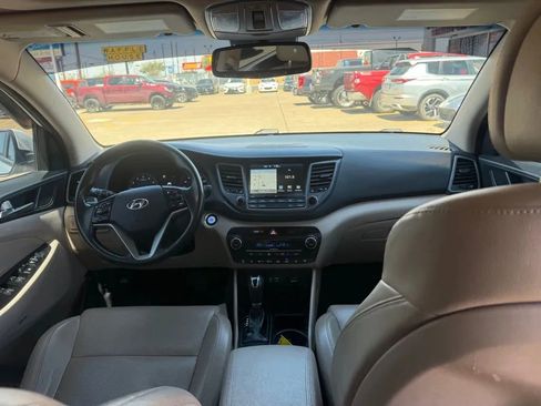 Used 2017 Hyundai Tucson Limited w/ Limited Ultimate Package 03 FWD image 11