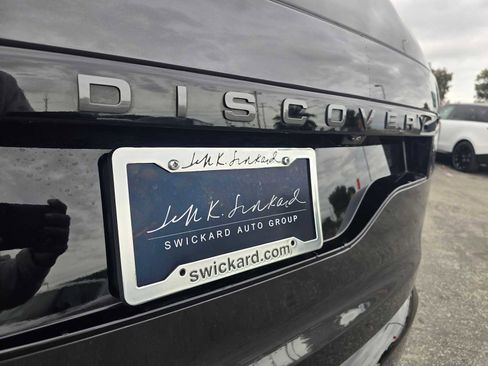 Certified 2025 Land Rover Discovery Dynamic SE image 16