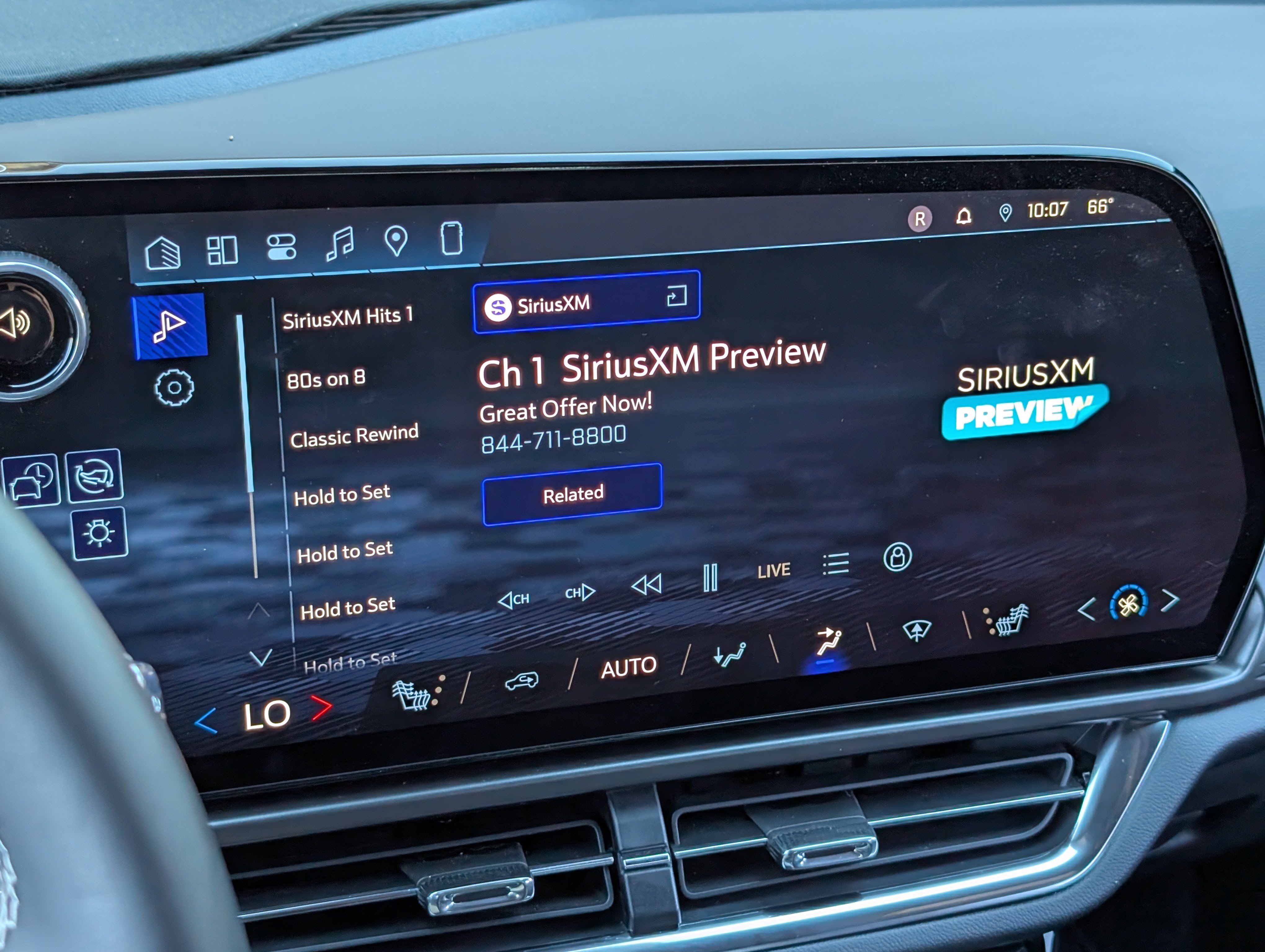 Used 2025 Chevrolet Equinox EV LT w/ Comfort Package FWD image 27