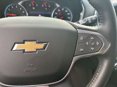 Used 2021 Chevrolet Traverse LT FWD image 27
