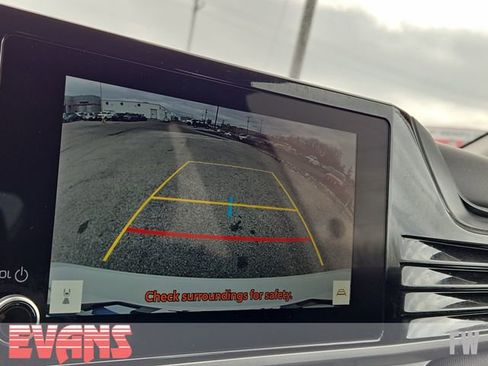 Used 2025 Toyota Camry LE image 9