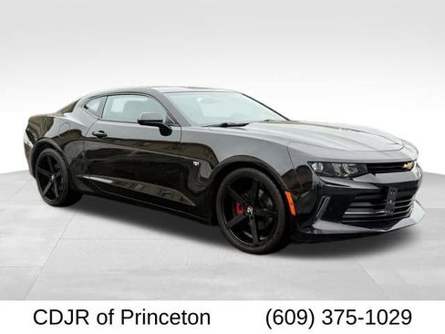 Used 2016 Chevrolet Camaro LT image 1