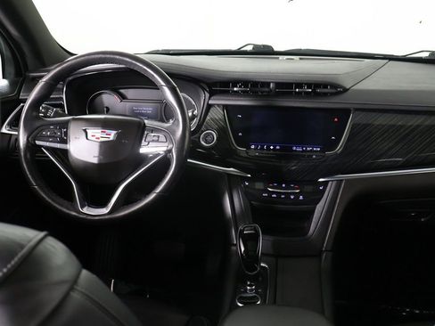 Used 2022 Cadillac XT6 Premium Luxury image 36