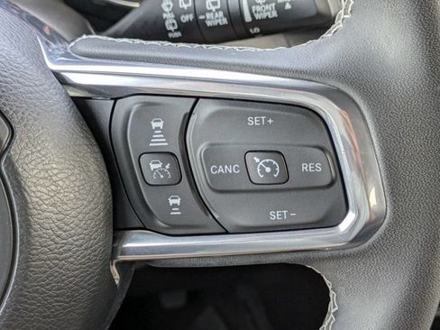 Used 2023 Jeep Wrangler Unlimited Sahara w/ LED Lighting Group AWD/4WD image 27