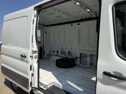 Used 2020 Ford Transit 250 Medium Roof RWD image 28
