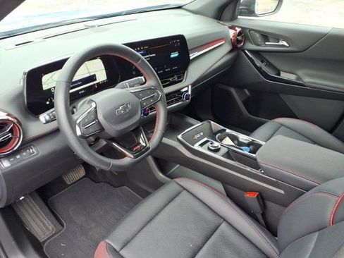 Used 2025 Chevrolet Equinox RS w/ Convenience Package III AWD/4WD image 2