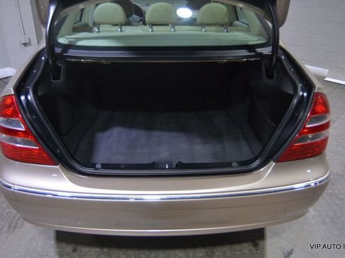Used 2004 Mercedes-Benz E 320 Sedan image 25