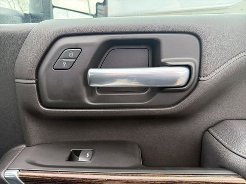 Used 2022 GMC Sierra 3500 SLE w/ SLE Convenience Package AWD/4WD image 19