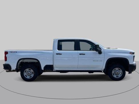 Used 2025 Chevrolet Silverado 2500 W/T AWD/4WD image 3
