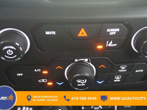 Used 2022 Jeep Renegade Latitude AWD/4WD image 21