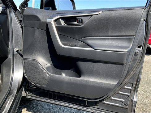 Used 2023 Toyota RAV4 LE image 22