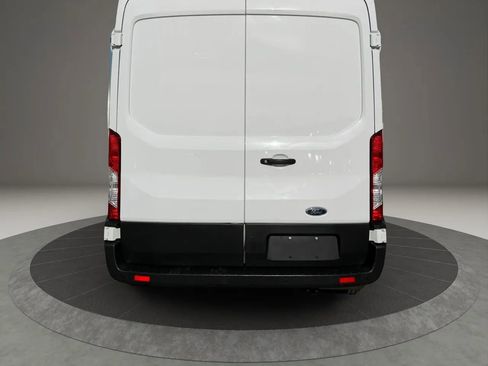 Used 2022 Ford Transit 250 Medium Roof RWD image 5