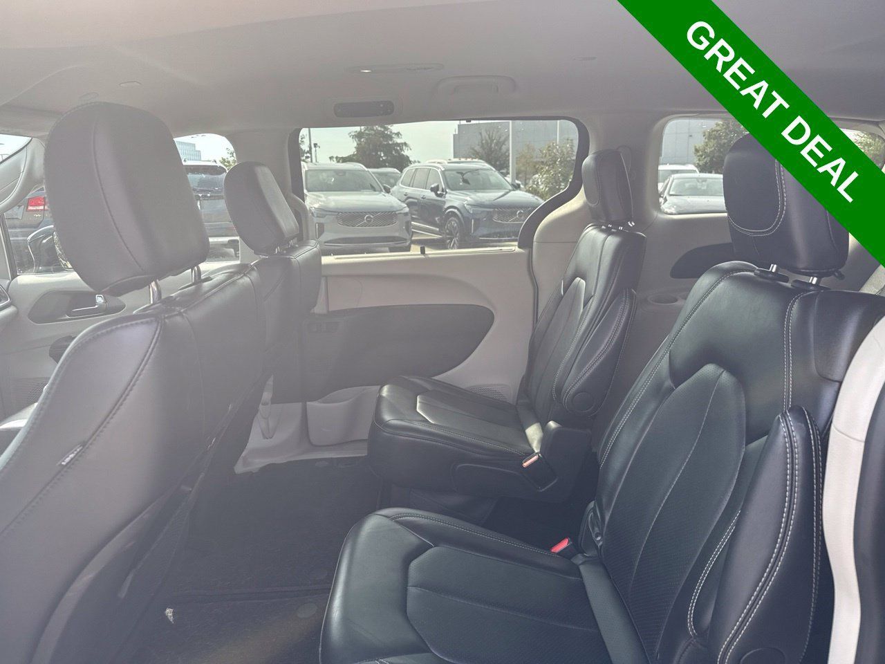 Used 2024 Chrysler Pacifica Touring-L FWD image 13