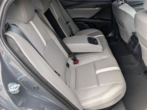 Used 2025 Toyota Camry SE image 5