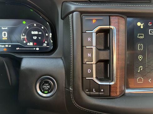 Used 2023 GMC Yukon Denali Ultimate image 20