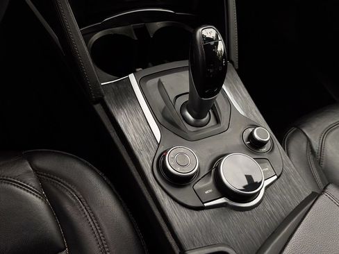 Used 2019 Alfa Romeo Stelvio w/ Nero Edizione RWD image 11