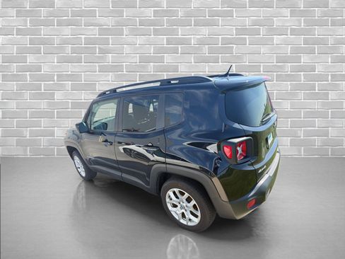 Used 2017 Jeep Renegade Latitude AWD/4WD image 2