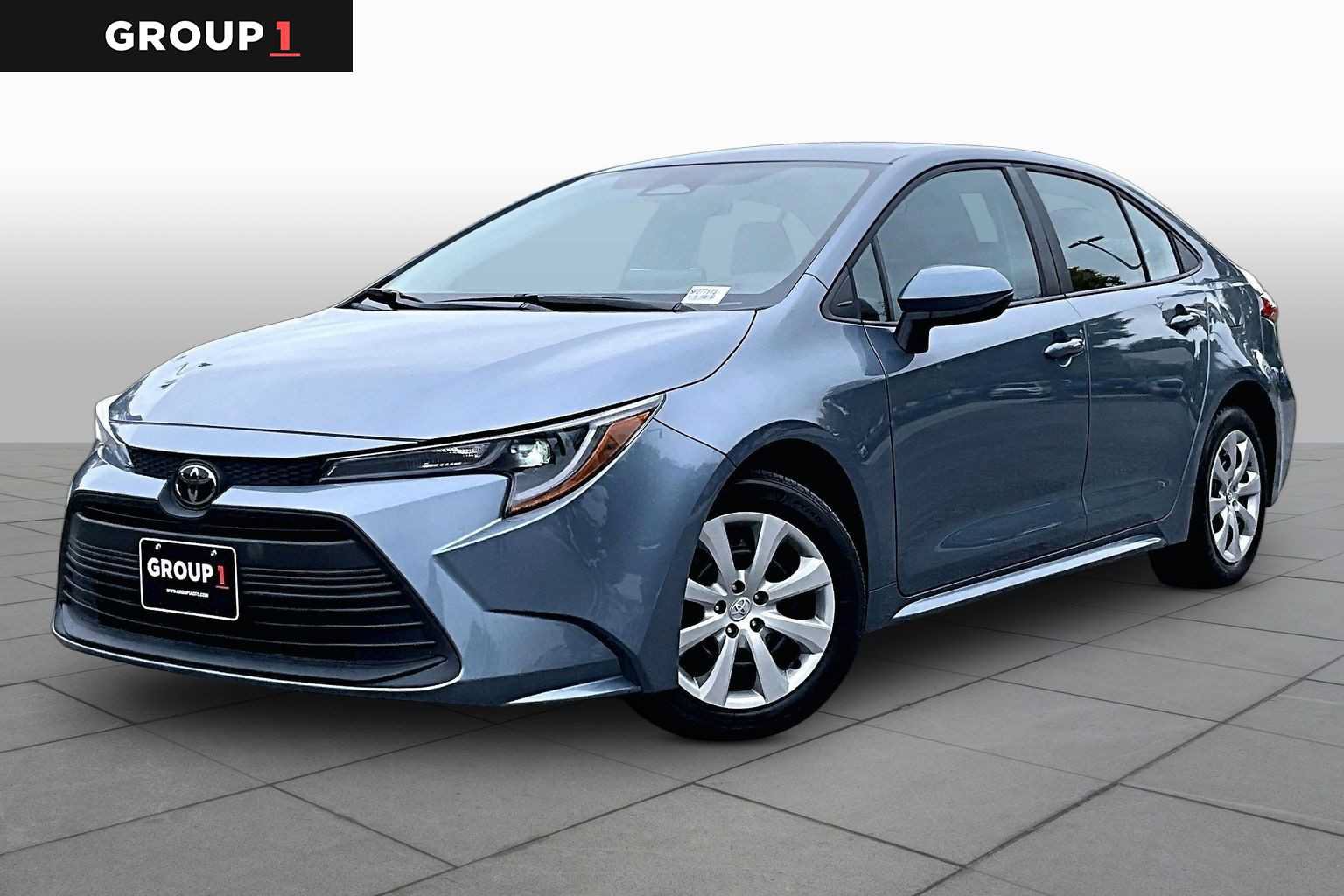 Used 2025 Toyota Corolla LE FWD image 1