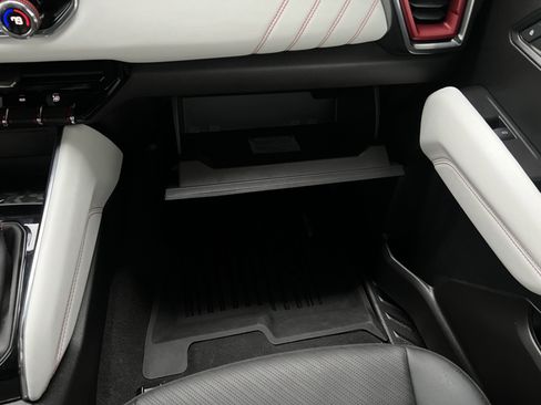 Used 2024 GMC Canyon AT4X image 32