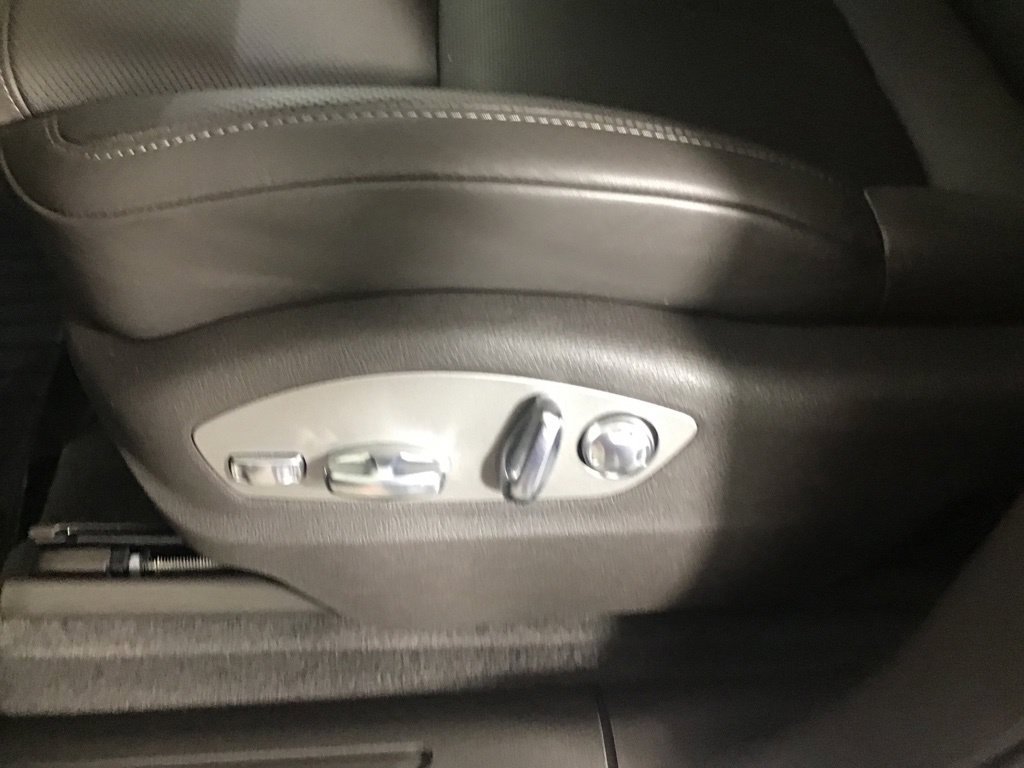 Certified 2026 Porsche Macan AWD/4WD image 30